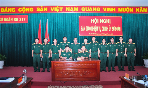 Bàn giao chức trách, nhiệm vụ Chính ủy Sư đoàn 317