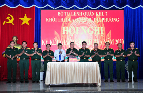Khối thi đua Quân sự địa phương Quân khu 7 ký kết giao ước thi đua năm 2020