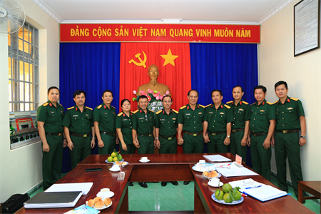 Bàn giao nhiệm vụ Trưởng phòng Chính sách