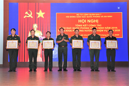 Quân khu 7 triển khai chặt chẽ, hoàn thành tốt công tác giáo dục quốc phòng và an ninh năm 2019