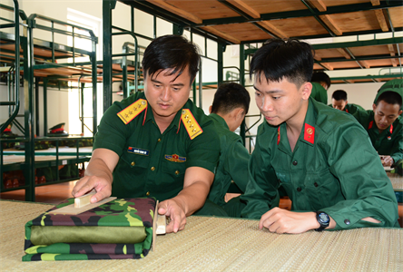 Sâu sát, quan tâm chiến sĩ mới ngay từ những ngày đầu