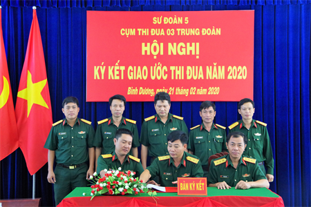 Sư đoàn 5: Cụm thi đua 3 Trung đoàn bộ binh hội nghị ký kết thi đua năm 2020