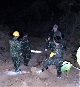 LLVT Thành phố Bảo Lộc trắng đêm dập lửa cứu rừng