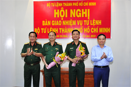 Bàn giao nhiệm vụ Tư lệnh Bộ Tư lệnh Thành phố Hồ Chí Minh