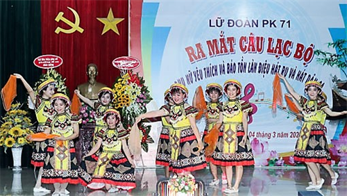 Quân đoàn 4 ra mắt Câu lạc bộ hát ru và hát dân ca