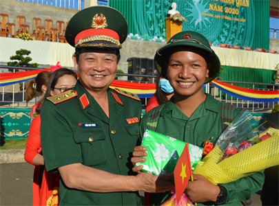 Hiệu quả chủ trương tuyển chọn trí thức trẻ vào Quân đội