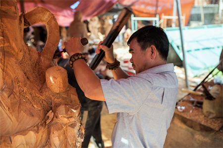 Giữ nghề điêu khắc tượng gỗ