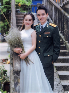 Yêu thương giữa những mùa hoa…