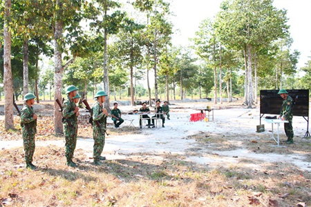 Lần đầu bắn giỏi, thôi thúc chiến sĩ mới quyết tâm cao hơn trong thực hành huấn luyện “3 tiếng nổ”