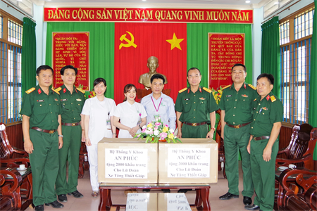 Lữ đoàn 26 tiếp nhận 4.000 khẩu trang y tế