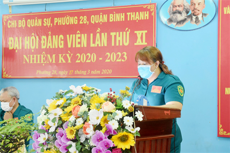 Nữ chính trị viên phó gương mẫu, trách nhiệm trong công tác