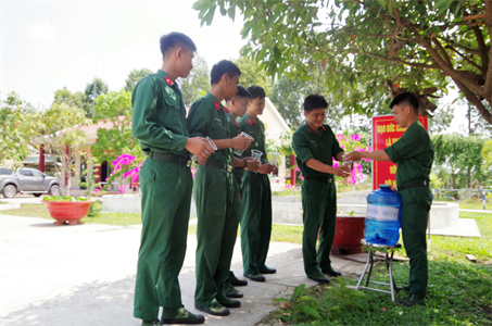 Chiến sĩ quân y trong mùa dịch Covid - 19