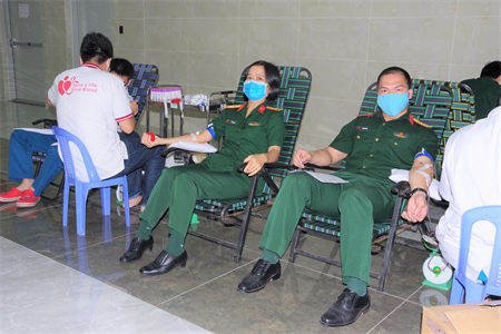 Bệnh viện dã chiến cấp 2 số 3 tham gia hiến máu tình nguyện trong công tác phòng chống dịch Covid