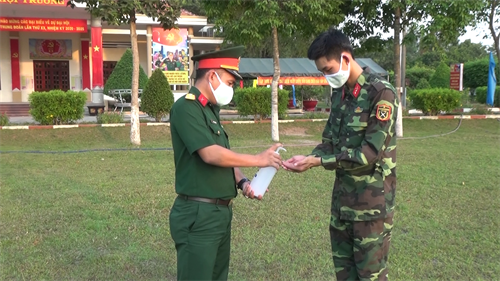 Cán bộ đoàn nhiệt huyết trong công tác tuyên truyền chống dịch Covid-19