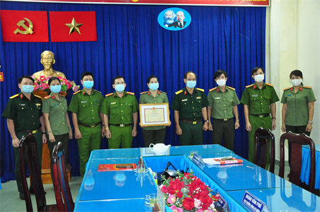 Quân khu 7 trao thưởng cho các tập thể, cá nhân có thành tích trong phòng, chống dịch Covid-19