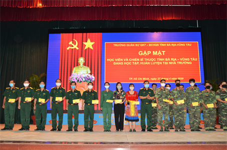 Trường Quân sự Quân khu - Bộ CHQS tỉnh Bà Rịa -Vũng Tàu gặp mặt học viên và Tân binh nữ