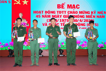 Sư đoàn 5 bế mạc hoạt động TDTT chào mừng kỷ niệm 45 năm Ngày giải phóng miền Nam