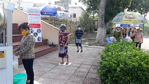LLVT quận Tân Phú khai trương “ATM gạo” hỗ trợ người nghèo phòng, chống dịch