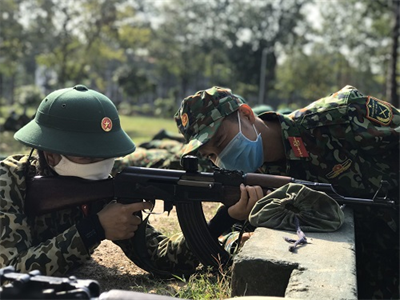 Những người anh đặc biệt của nữ tân binh