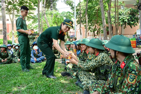 Đồng hành cùng nữ tân binh