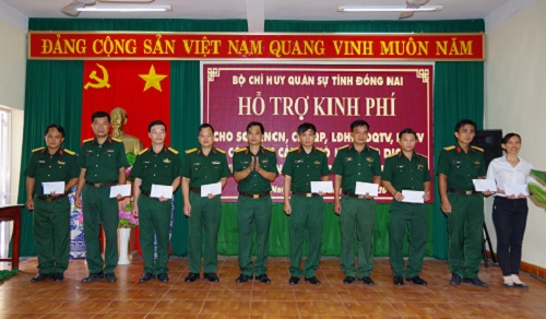 Bộ CHQS tỉnh Đồng Nai: Hỗ trợ 60 gia đình quân nhân có hoàn cảnh khó khăn