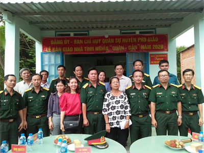 Ban CHQS huyện Phú Giáo, tỉnh Bình Dương bàn giao nhà tình nghĩa quân – dân