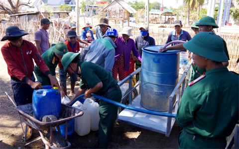Bình Thuận cấp nước sinh hoạt cho nhân dân vùng hạn hán