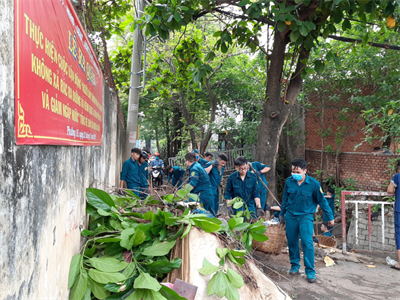 Chi bộ Ban CHQS phường 16, quận Gò Vấp: Ra quân tổng dọn vệ sinh, khơi thông dòng chảy