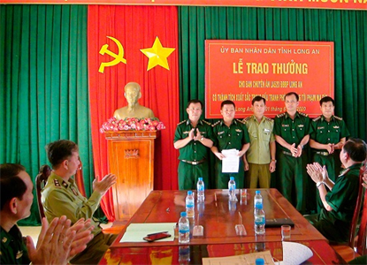 Khen thưởng ban chuyên án bắt 20,8kg ma túy và 3 khẩu súng quân dụng