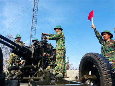 Ươm mầm xanh trên trận địa canh trời