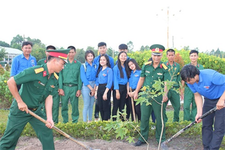 Tuổi trẻ Sư đoàn 5: Học tập và làm theo gương Bác, xứng danh “Bộ đội Cụ Hồ”