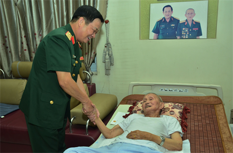 Bộ Tư lệnh Quân khu 7 chúc thọ Thiếu tướng Võ Minh Như