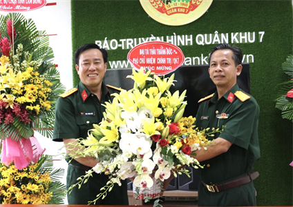 Thủ trưởng Cục Chính trị thăm và chúc mừng Báo - Truyền hình Quân khu 7