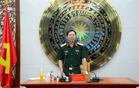 Trung tướng Nguyễn Tân Cương thăm, làm việc tại Quân khu 7