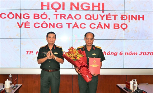 Công bố, trao quyết định bổ nhiệm Chủ nhiệm Chính trị Quân khu 7