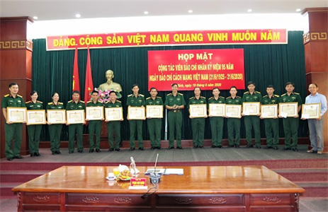Sư đoàn 5 gặp mặt Cộng tác viên, thông tin viên báo chí