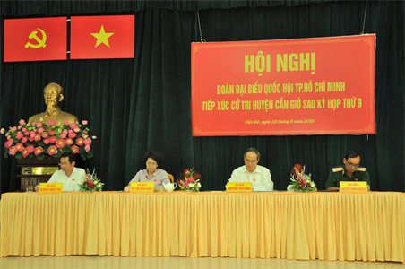 Đoàn đại biểu Quốc hội Thành phố Hồ Chí Minh tiếp xúc cử tri huyện Cần Giờ sau kỳ họp thứ 9 Quốc hội khóa XIV