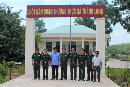 Bộ Tư lệnh Thành phố Hồ Chí Minh khảo sát hỗ trợ xây dựng điểm dân cư liền kề chốt dân quân biên giới tỉnh Tây Ninh