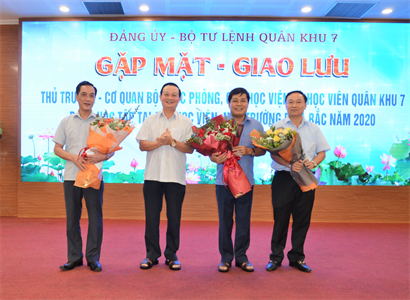 Quân khu 7 gặp mặt cán bộ, học viên đang học tập tại các Học viện, Nhà trường phía Bắc năm 2020
