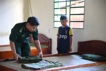 Con nuôi biên phòng