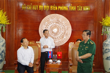 Đại sứ Vương quốc Campuchia thăm BĐBP tỉnh Tây Ninh