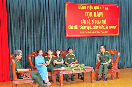 Bệnh viện Quân y 7A tọa đàm sĩ quan trẻ