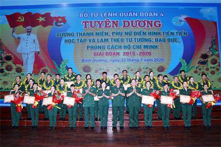 Quân đoàn 4 tuyên dương điển hình tiên tiến học tập, làm theo Bác