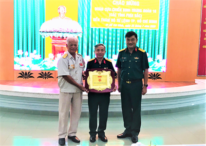 Bộ Tư lệnh TPHCM gặp mặt đoàn CCB Trung đoàn 16 (các tỉnh phía bắc)