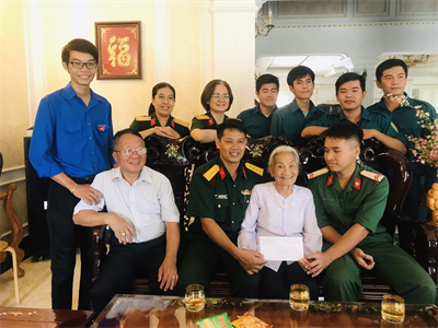 Đoàn Thanh niên, Hội Phụ nữ LLVT tỉnh Đồng Nai thăm, tặng quà dịp 27/7