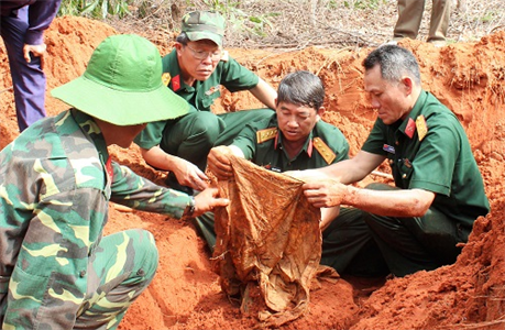 Tấm lòng của người làm công tác chính sách