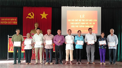 Huyện Cát Tiên chi trả trợ cấp một lần theo các quyết định Thủ tướng Chính Phủ