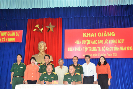 Tỉnh Tây Ninh huấn luyện nâng cao lực lượng dân quân thường trực luân phiên