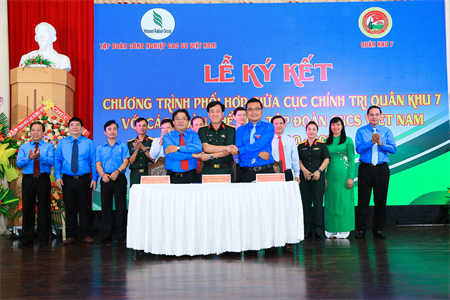Mít tinh kỷ niệm 91 năm thành lập Công đoàn Việt Nam