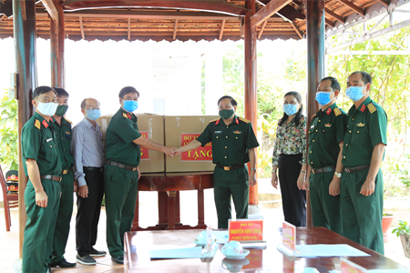 Bộ Tư lệnh Quân khu 7 kiểm tra công tác phòng, chống dịch bệnh tại Đội K71